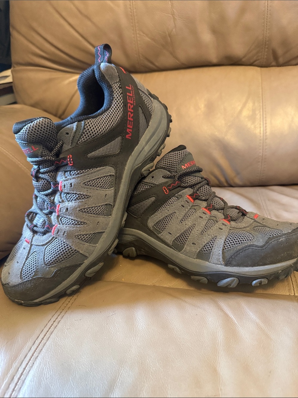 Merrell Men's size 10.5 Gray Hiking Shoes with Red Accents. No defects